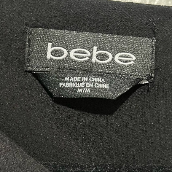 BEBE- NEW Cropped Long Sleeve Blouse with Cross Over Design Size M - Picture 4 of 4